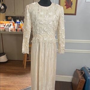 Elegant Cream Long Sleeve Dress